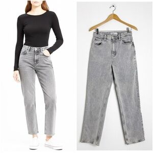 Abercrombie & Fitch ‘90s Straight Ultra High Rise Jeans – Size 28 (6R)